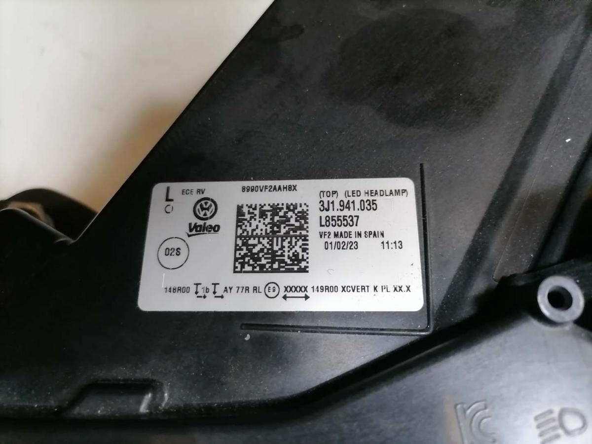 VW Passat B9 original Scheinwerfer links LED Bj.2024